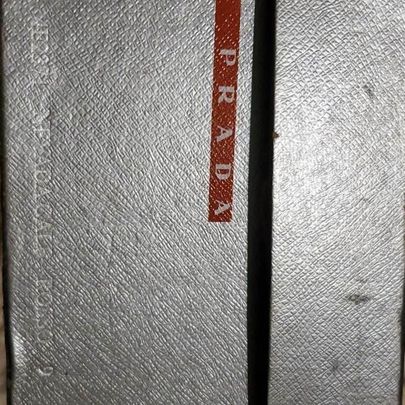 Authentic Men Prada Sneakers w Box & Travel bag - Picture 10 of 10